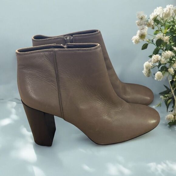 Tory Burch Taupe Leather Zip Ankle Boots Booties Size 10 - Picture 1 of 6